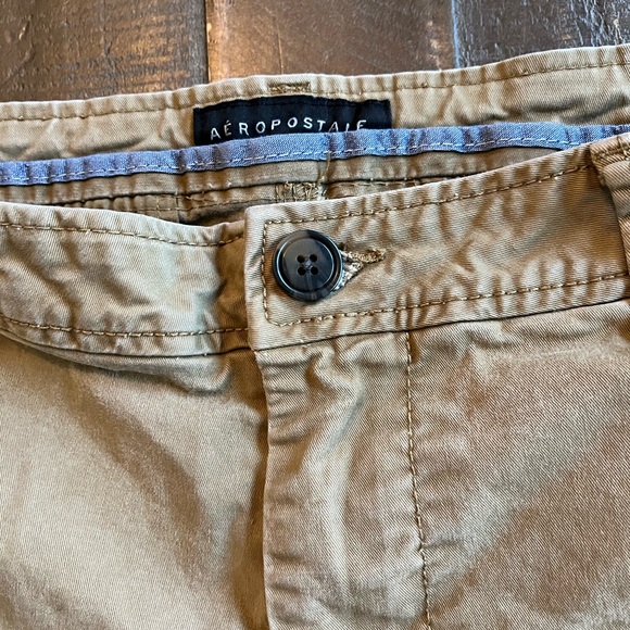 Aeropostale Men's Tan Flat Front Chino Shorts - Picture 4 of 7